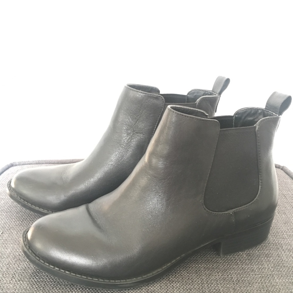 Sole Society Black boots